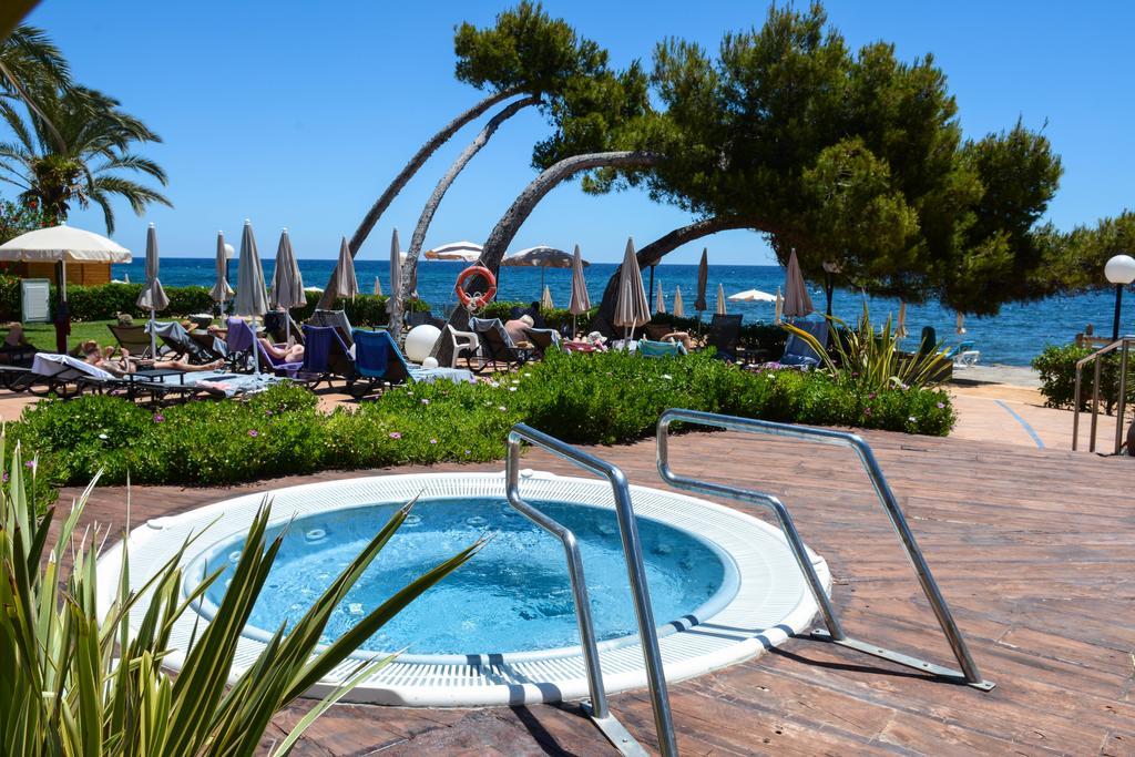 Отель Catalonia Ses Estaques - Adults Only Санта-Эулалия-дель-Рио Экстерьер фото