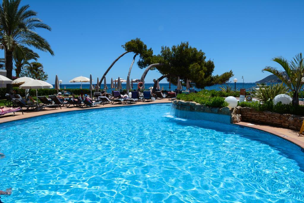 Отель Catalonia Ses Estaques - Adults Only Санта-Эулалия-дель-Рио Экстерьер фото