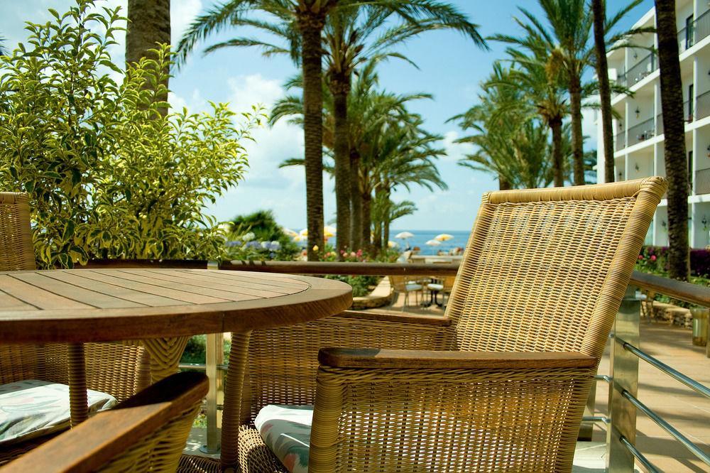 Отель Catalonia Ses Estaques - Adults Only Санта-Эулалия-дель-Рио Экстерьер фото
