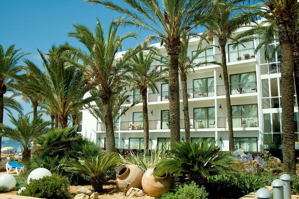 Отель Catalonia Ses Estaques - Adults Only Санта-Эулалия-дель-Рио Экстерьер фото