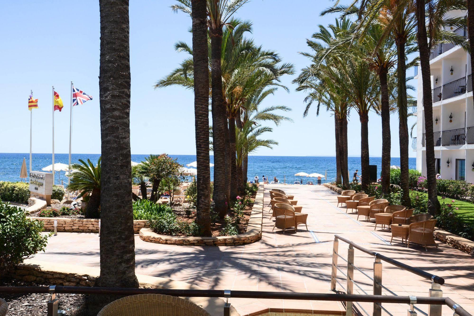 Отель Catalonia Ses Estaques - Adults Only Санта-Эулалия-дель-Рио Экстерьер фото